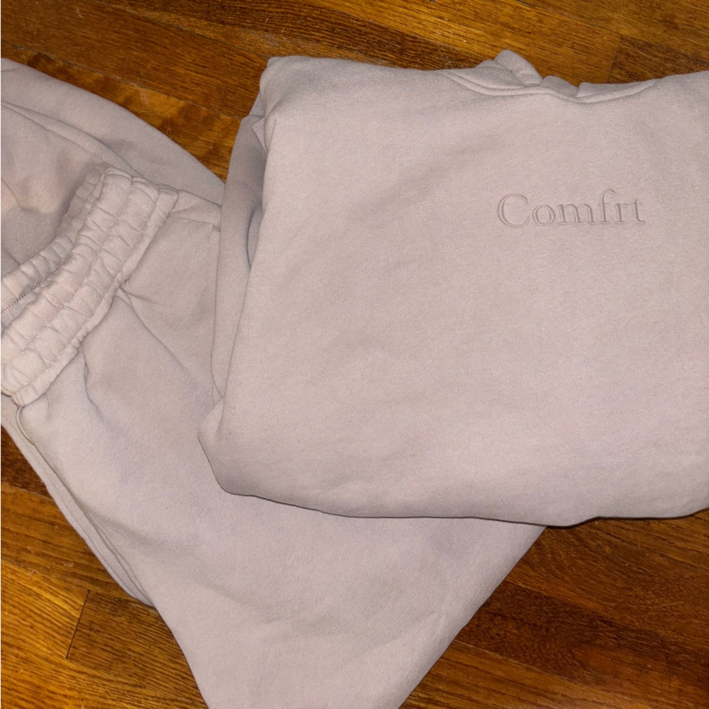 Comft Signature Fit Sweatpants & Sweatshirt New Never Worn!
